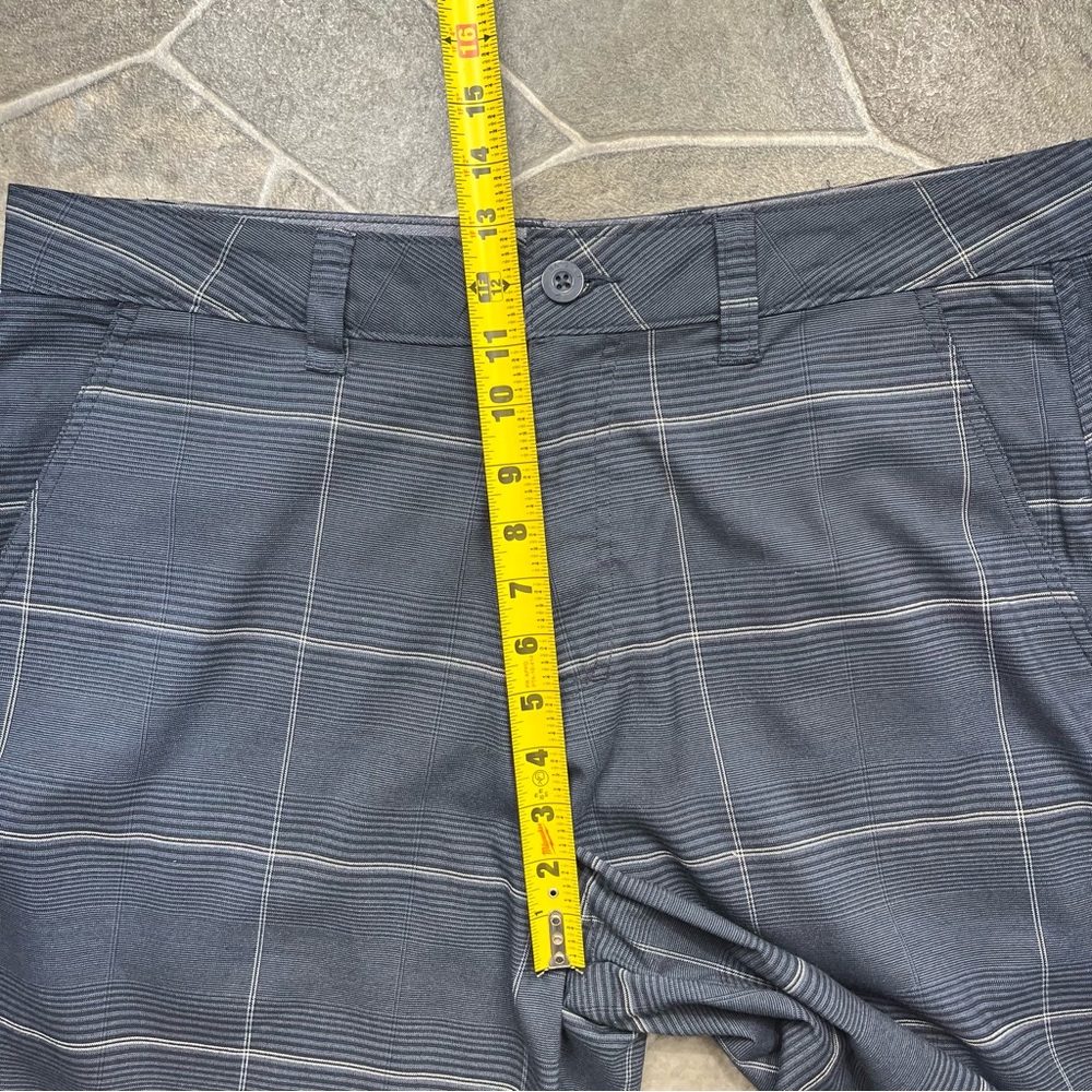Hang Ten Perspective Flat Front Plaid Shorts - Picture 10 of 11